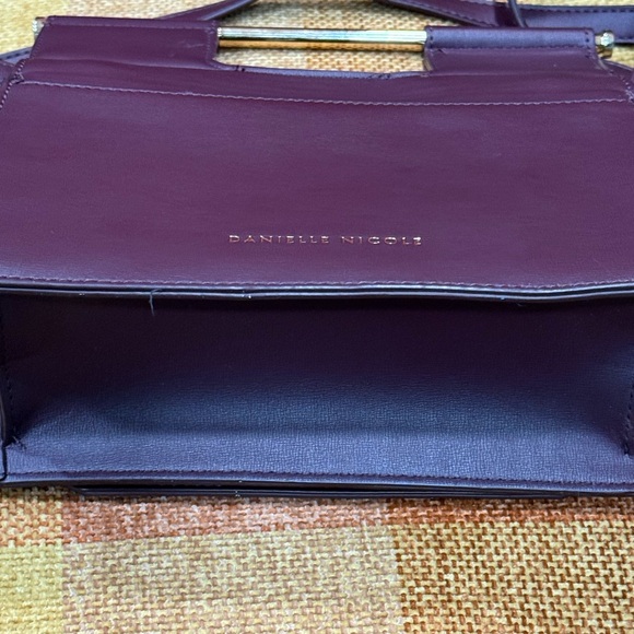 Disney Danielle Nicole Tinkerbell Key Hole Crossbody Bag - Picture 4 of 6